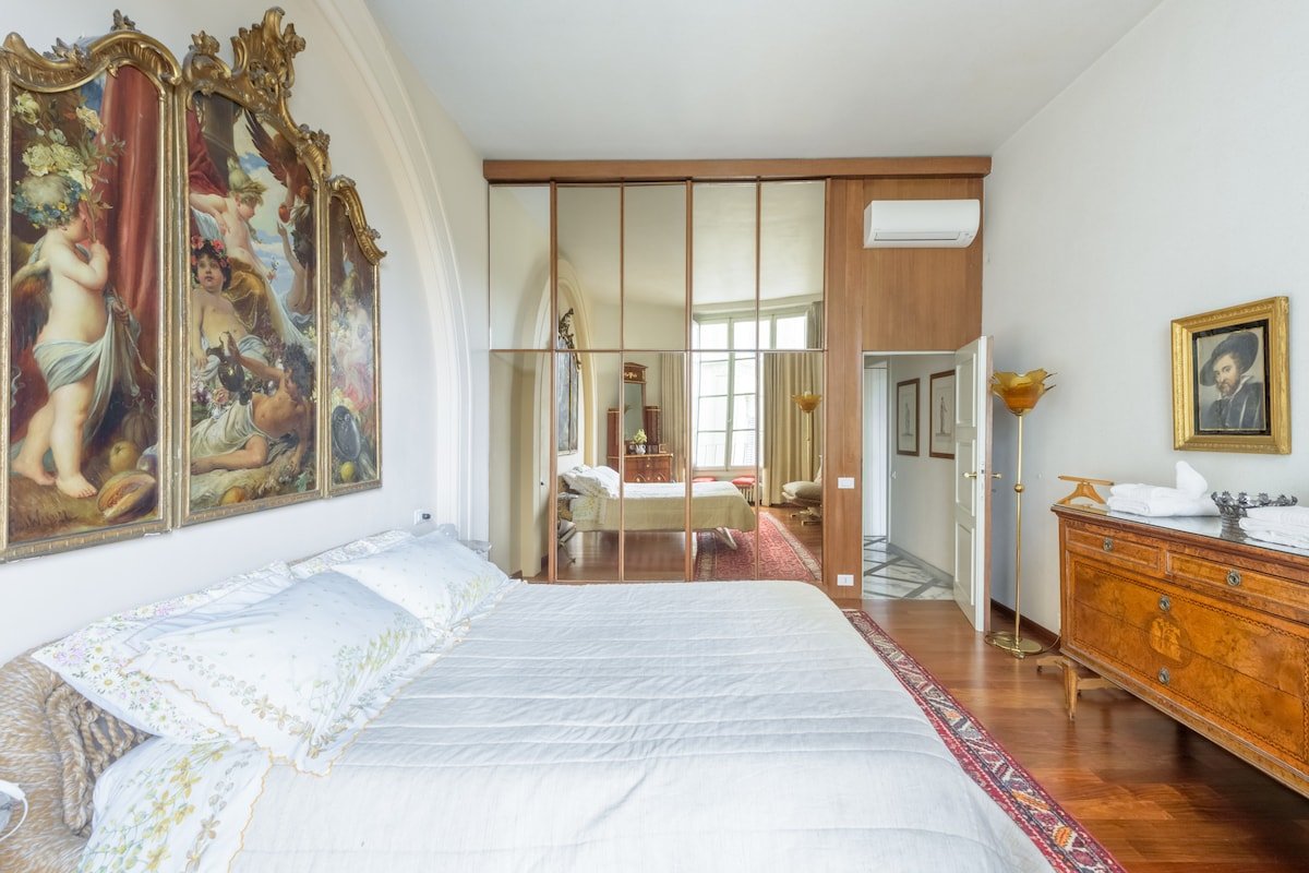 Museum Suite – Luxurious unit with a City View – gallery image 5