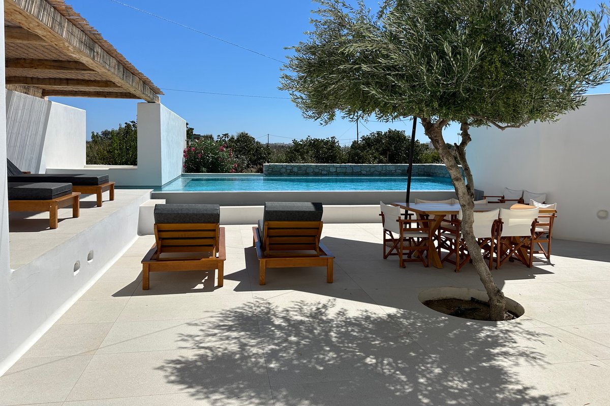 Alio (2suites) with one private swimming pool