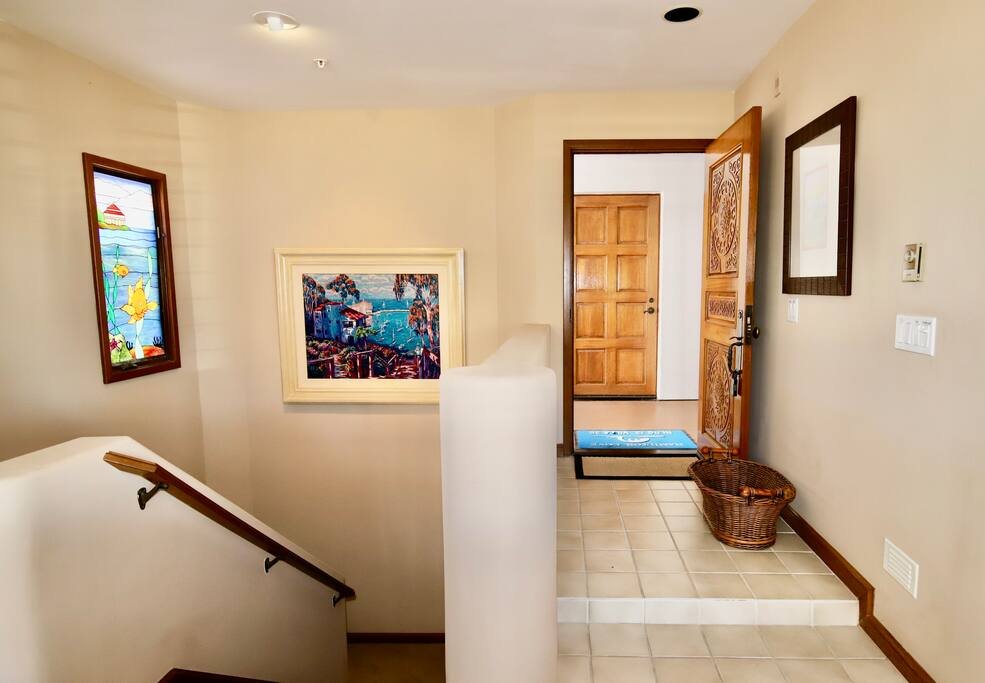 Luxury Spacious Serene Home with Private Balconies gallery image 4