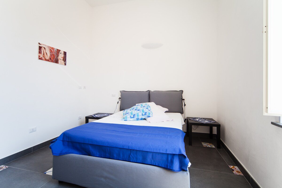 San Mattia rooftop attic – cozy & panoramic gallery image 3