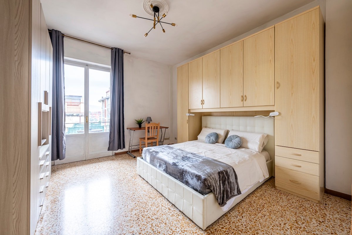 [Stadium] Terrace, 6 Guests, Wifi, A/C gallery image 5