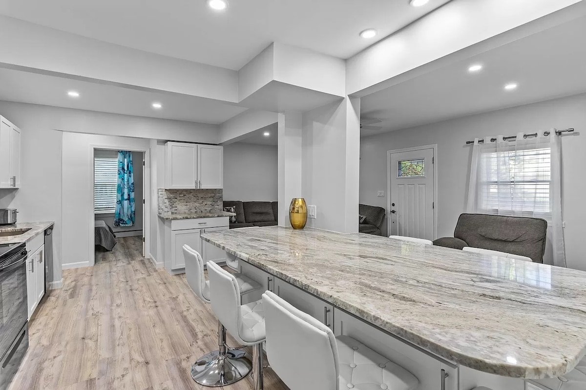 Beach House, Pool & Hot Tub gallery image 4