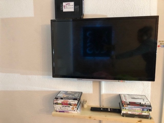 *NEU* Stylish Design-Flat, 8 Room, 4 Bath, central gallery image 4