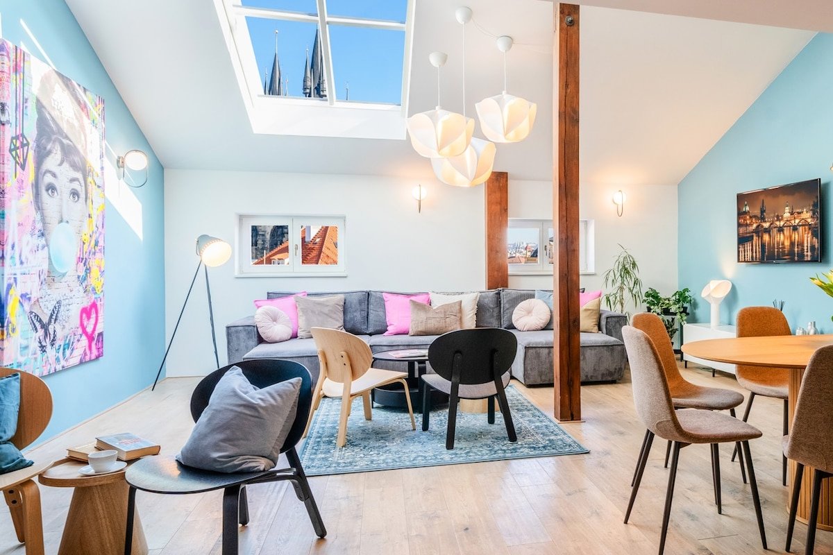 3BR 3,5bath Atelier Jacuzzi Fireplace OLD TOWN sq gallery image 4