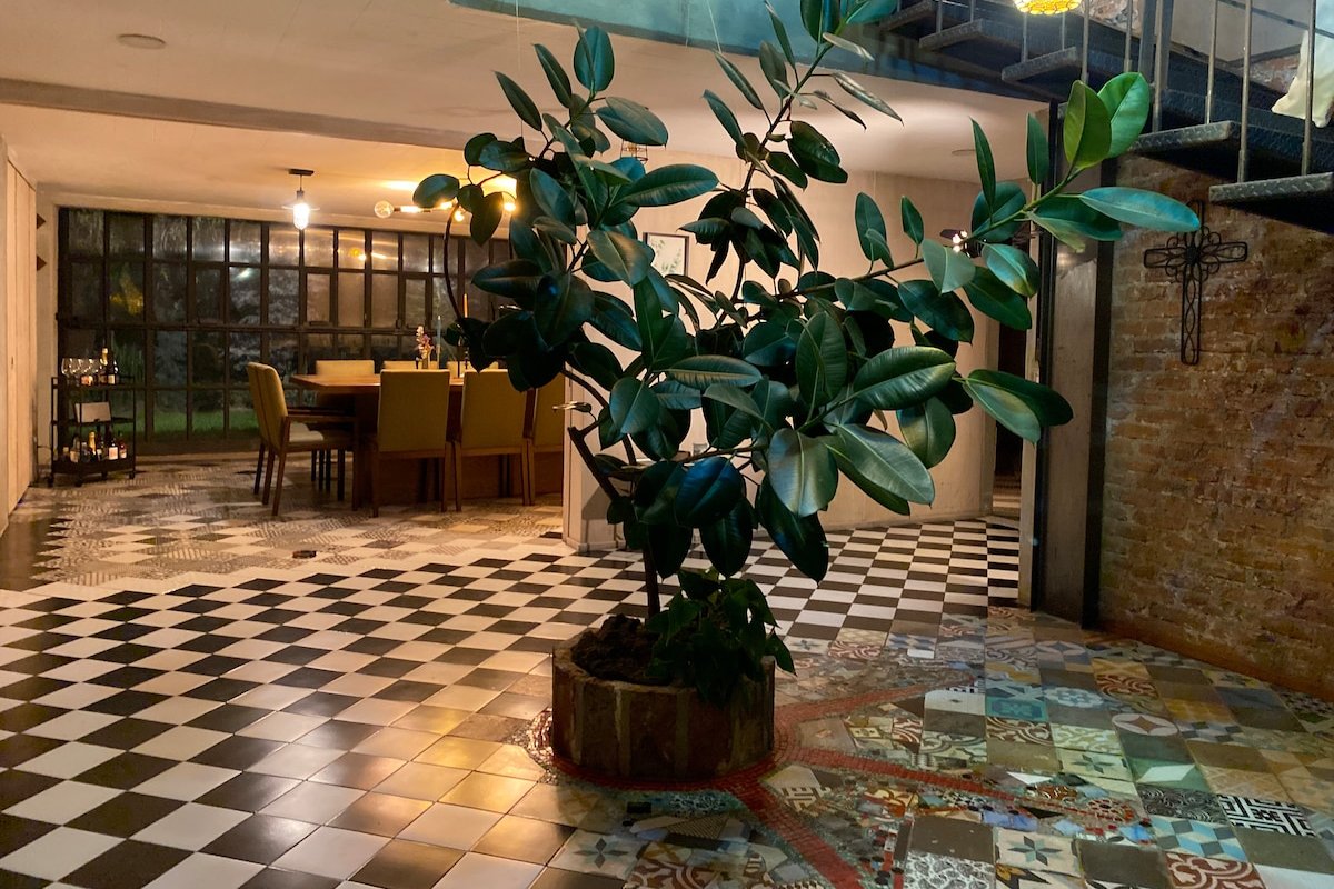 Coyoacán Luxurious Home & garden gallery image 4