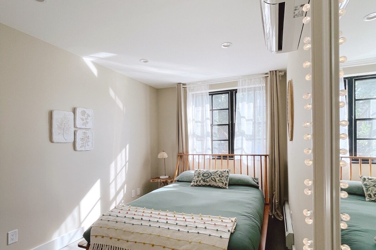 Brooklyn Apt w/ Private Parking & Close to Subway. gallery image 5