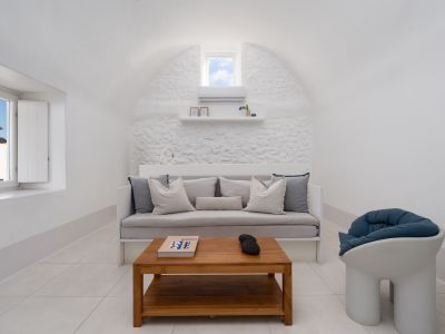 Charming Cycladic home: Sleeps 7, 3 Beds & 3 Baths