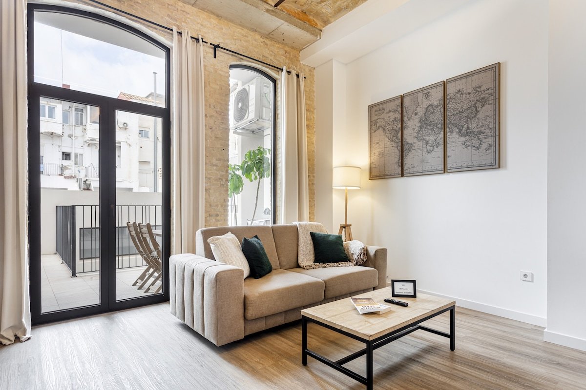2bd Apt with Terrace. Ruzafa 1a gallery image 2