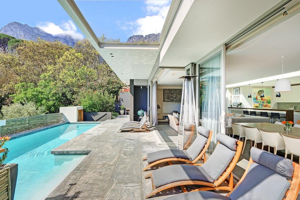 Luxury 4 bed Villa, 5-Star, Camps Bay gallery image 4