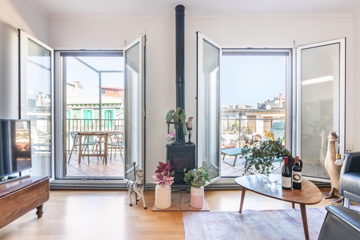 Radiant Sea-View Penthouse. Experience in Old Town gallery image 5