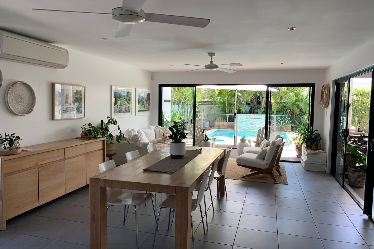 Well appointed beach house suitable for families. gallery image 3