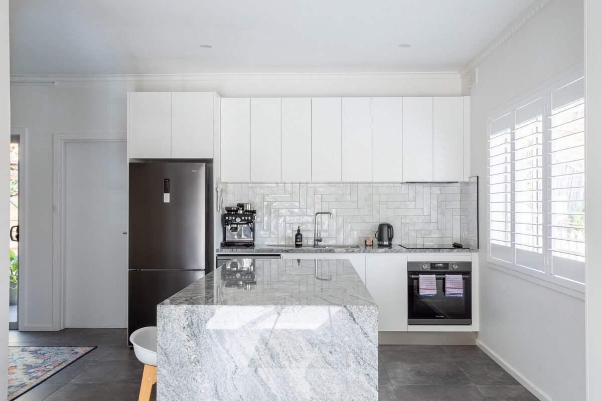 Next to the Gorge! Cataract Gorge Retreat 4bedroom gallery image 4