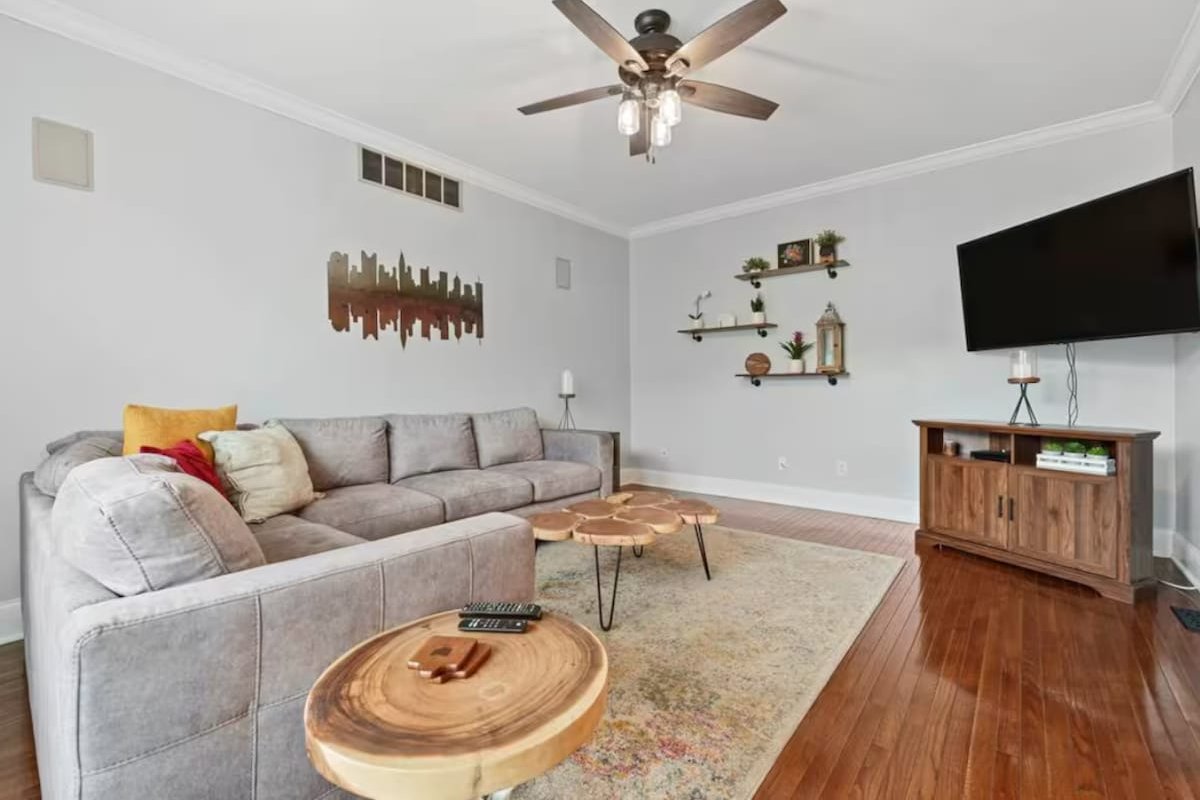 Spacious Short North Home – 11 beds/3.5BTH gallery image 5