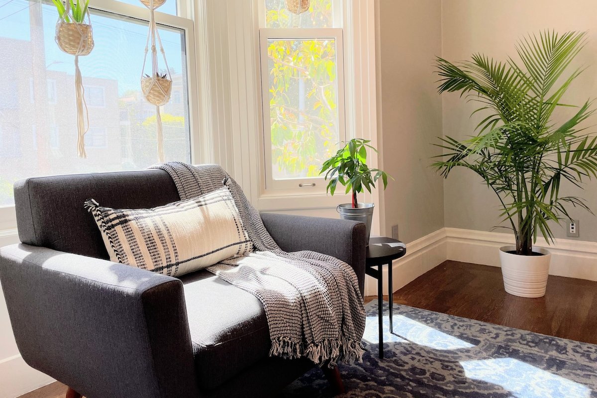 Spacious Victorian in Noe Valley gallery image 4