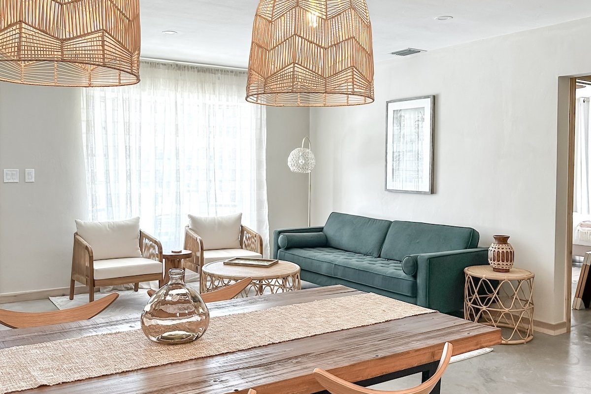 Coastal designer home gallery image 4