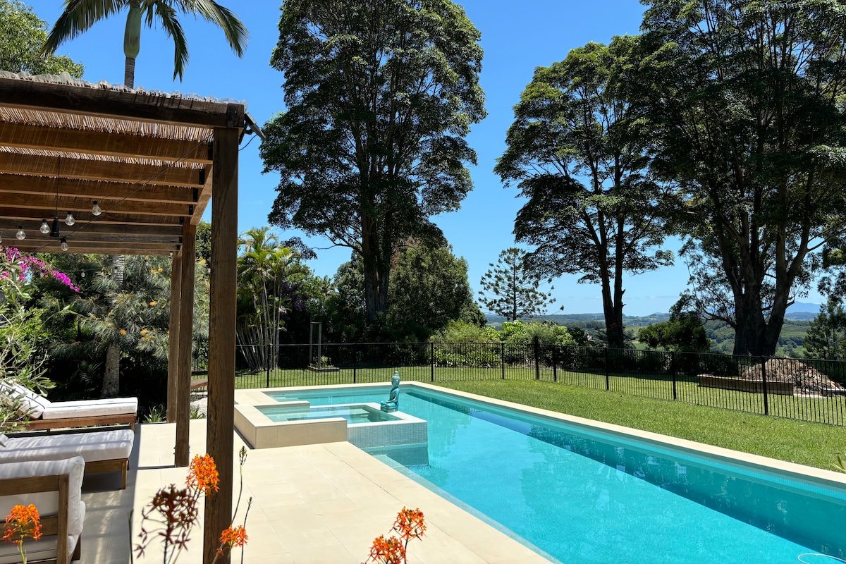Stunning Hinterland Tuscan Retreat NSW gallery image 4