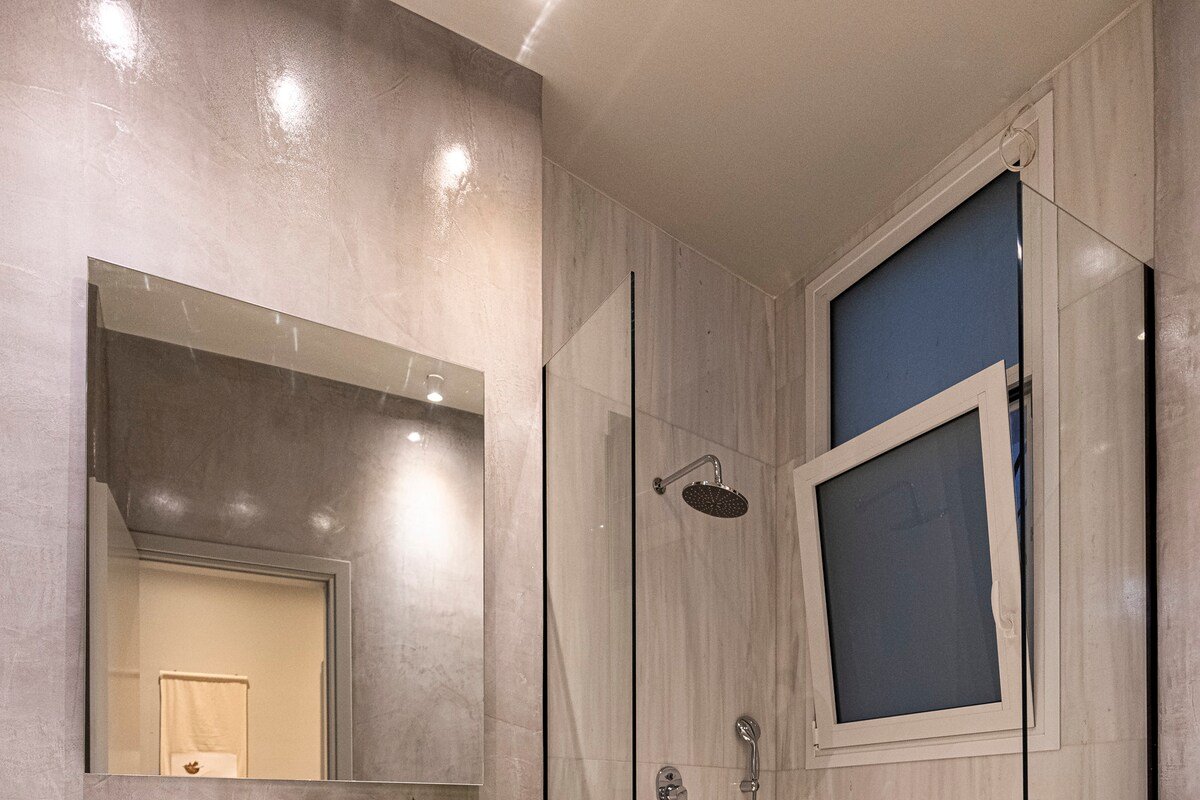 Elegant Luxury Aprt in Kolonaki gallery image 4