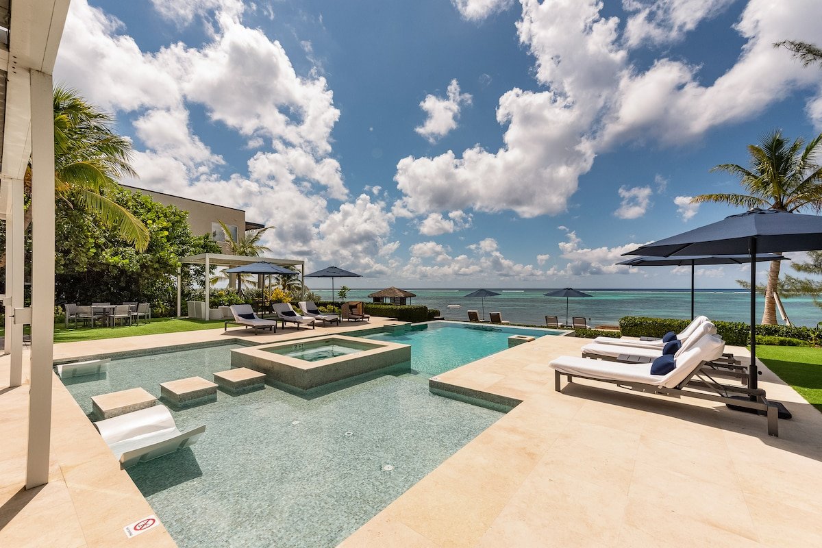 Black Urchin Residence 1 gallery image 5