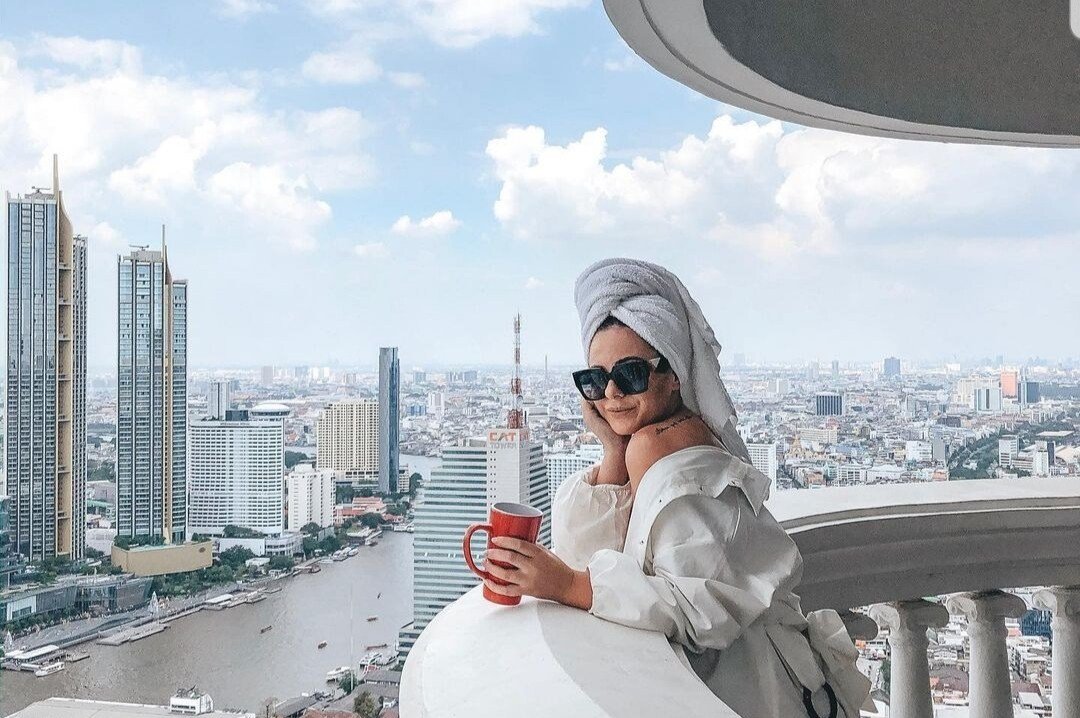 Designer Loft with Stunning RiverView+Free Pick-Up gallery image 3