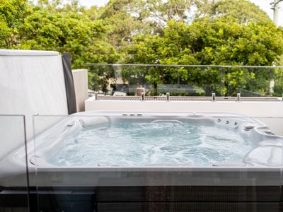 Walking distance to beach….Sunshine Beach Gem