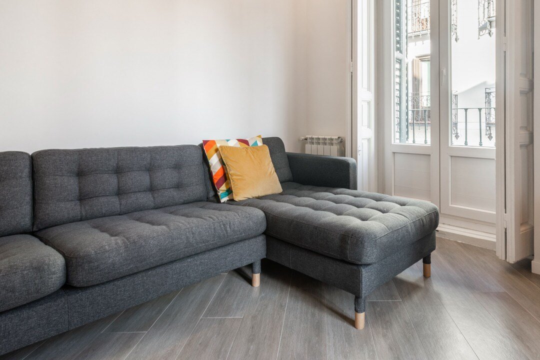 Centrally located & bright -4Bedrooms 3Baths- Sol gallery image 3