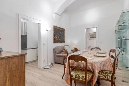 Modernità e Fascino Antico tra le Torri gallery image 3