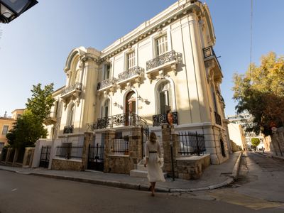 Refined Stay in Athenian Artistic Jewel by etouri