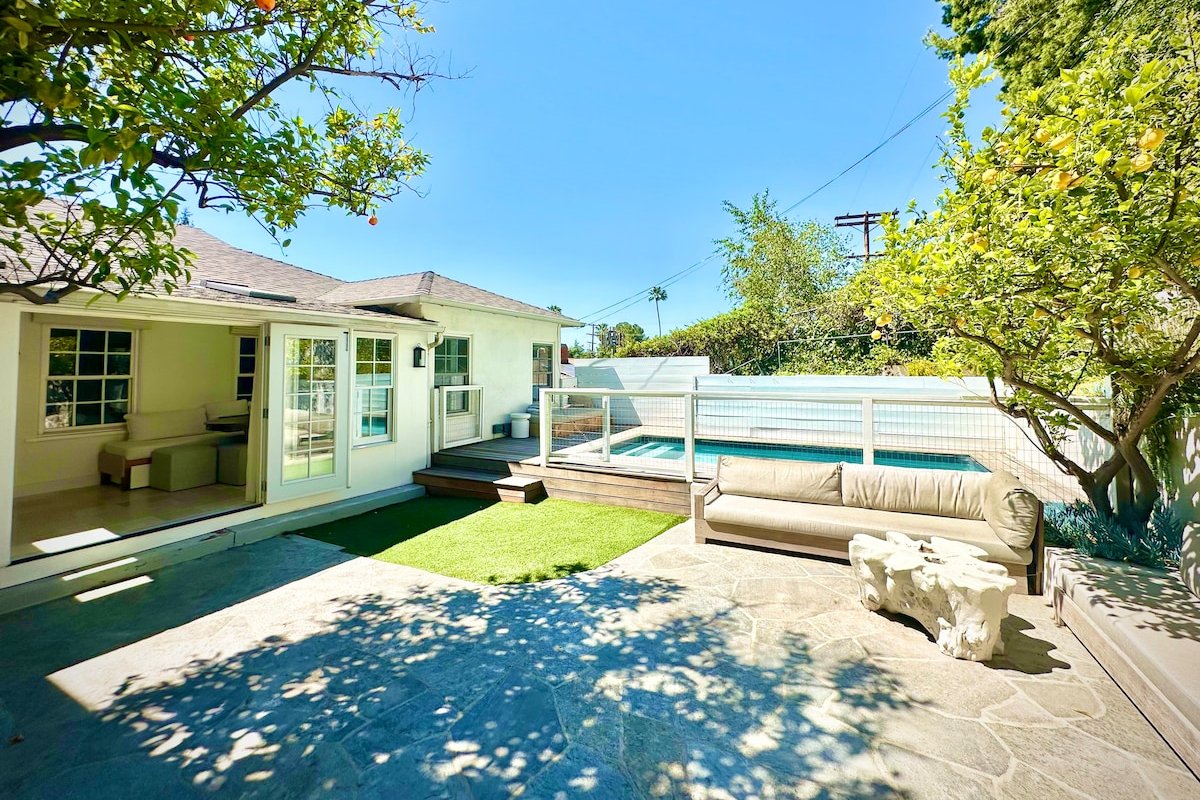 Stunning LA Home, Best Location + Pool! gallery image 3