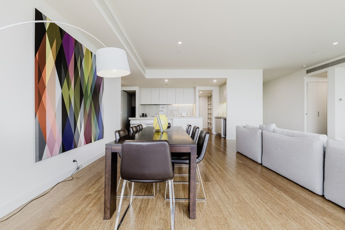 Luxurious Enormous 5brm Penthouse/parking for 2 gallery image 4