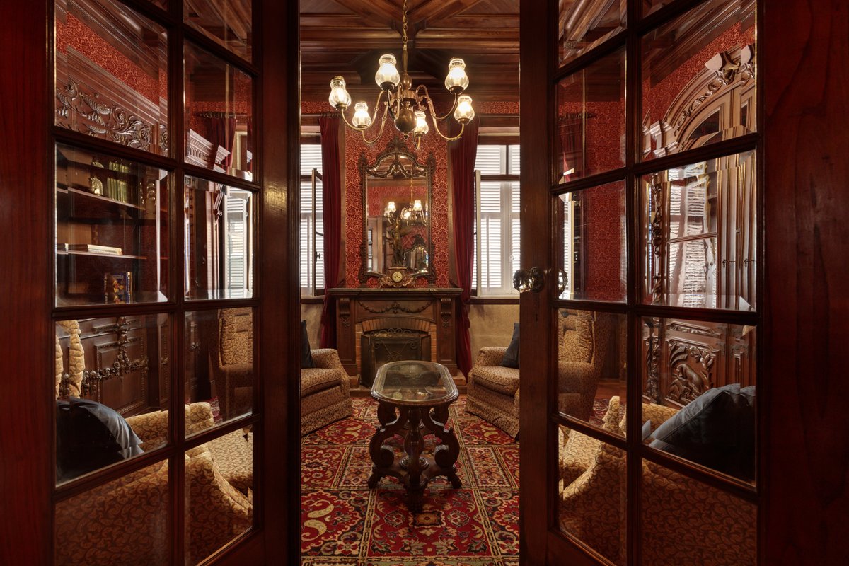 Boutique family house by the sea – garage & garden