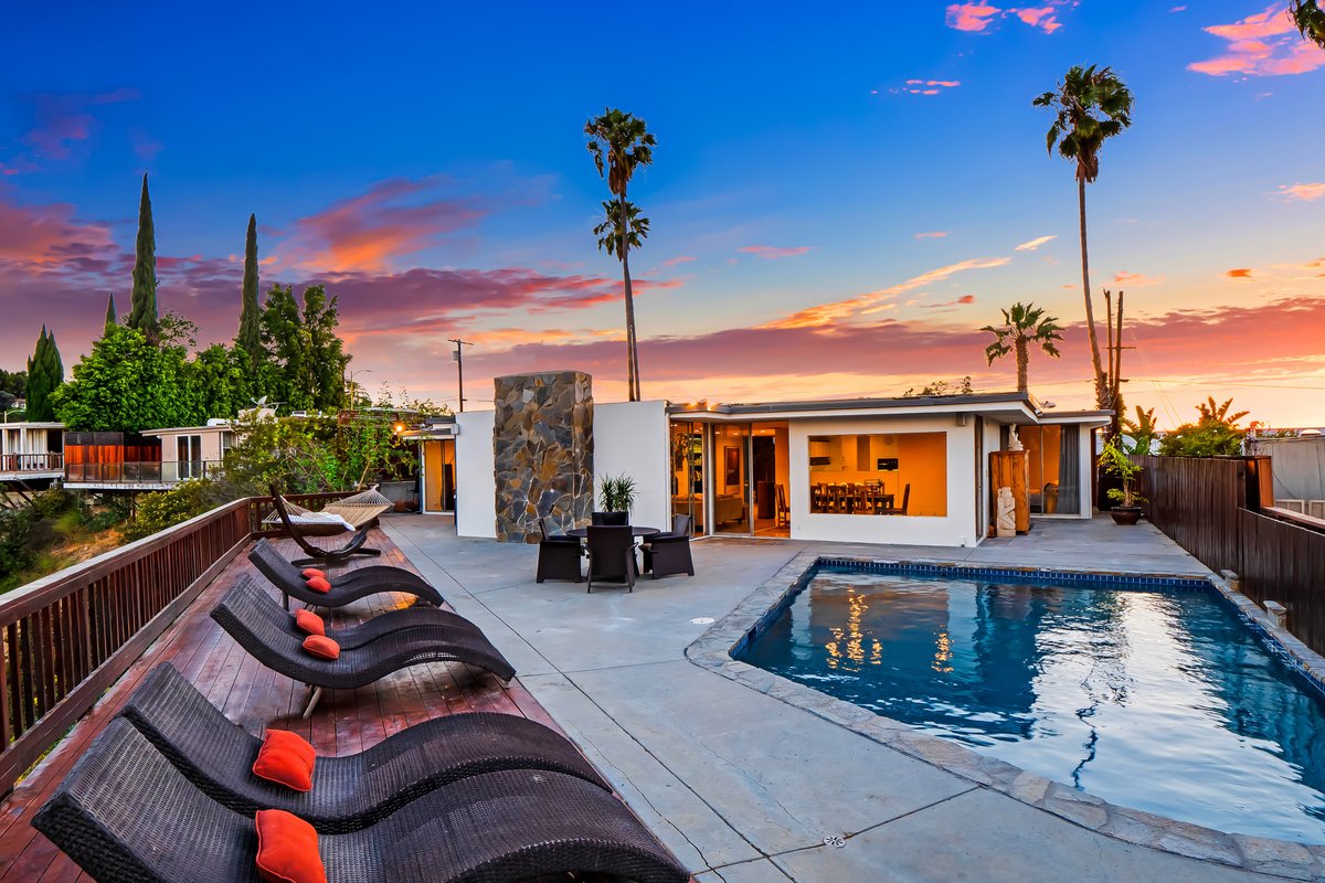 MULHOLLAND HILLS RETREAT W/BEST VIEWS IN LA