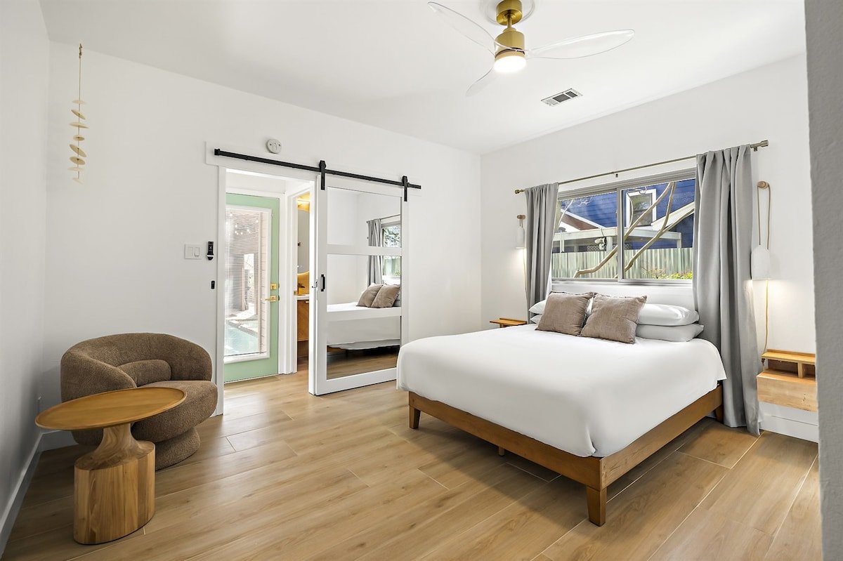 Haven de Luz: A Tranquil Retreat ~ Pool|Spa|Sauna gallery image 4