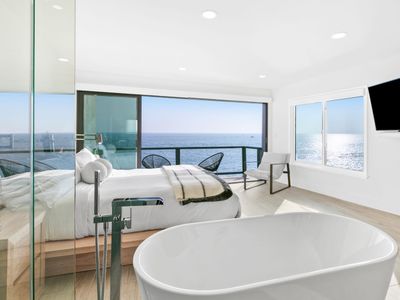 Aquazzura – By Stay Awhile Villas