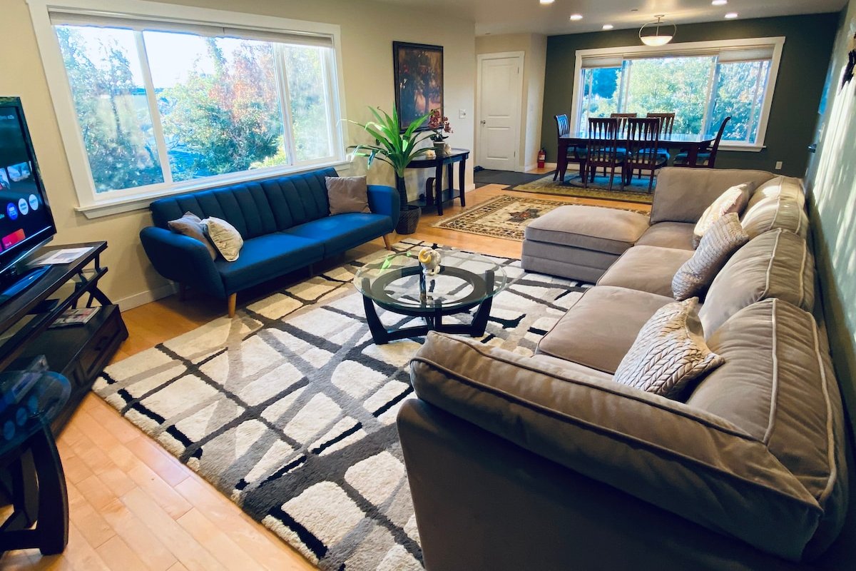 Elegant Modern 5BR/4BA in Heart of Silicon Valley gallery image 5