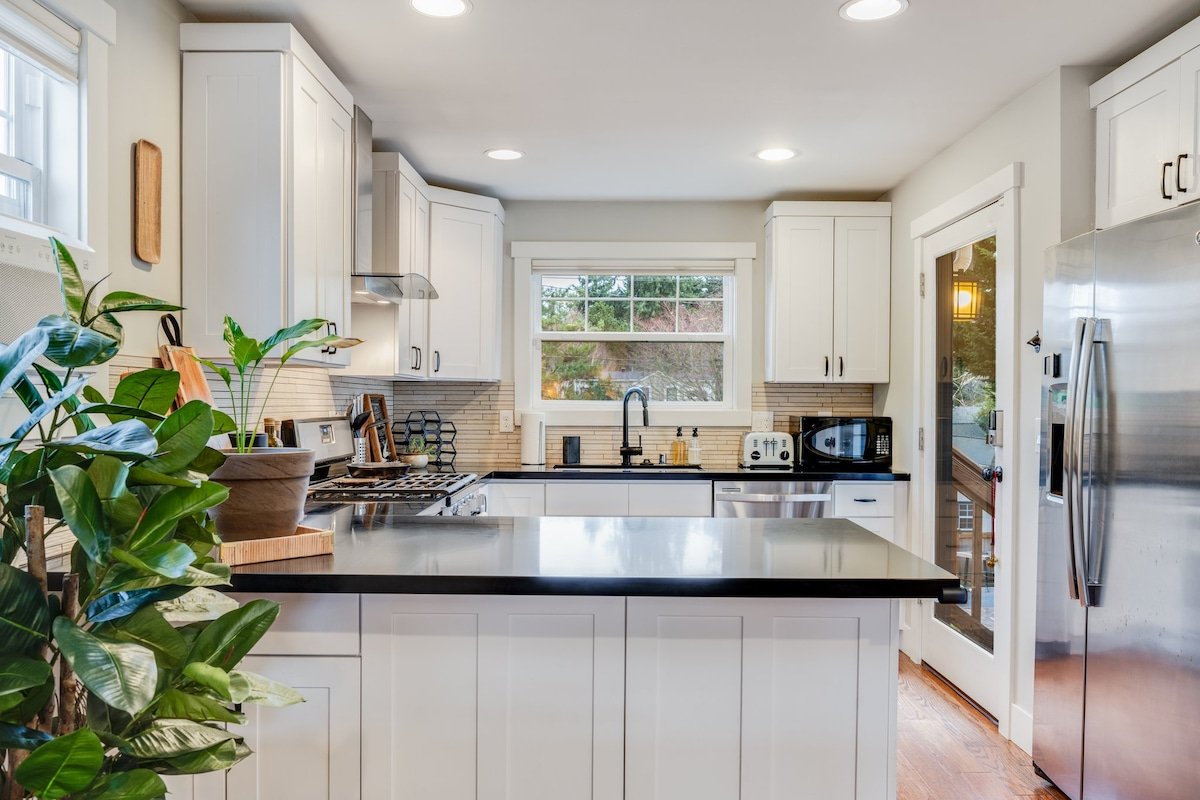 Quiet West Seattle Home- Best Location! gallery image 5