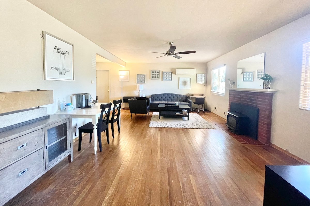 Pretty House in Cupertino Walk to Apple De Anza gallery image 2