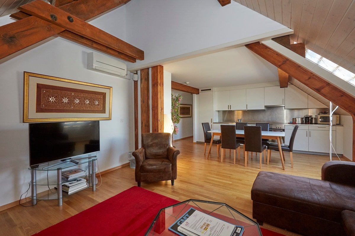 Geneva Center, 3 bedroom 2 bath apt, Full AC gallery image 2