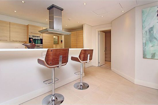 Photo 2 of Pembroke 009 accommodation in V&A Waterfront, Cape Town with 1 bedrooms and 1 bathrooms