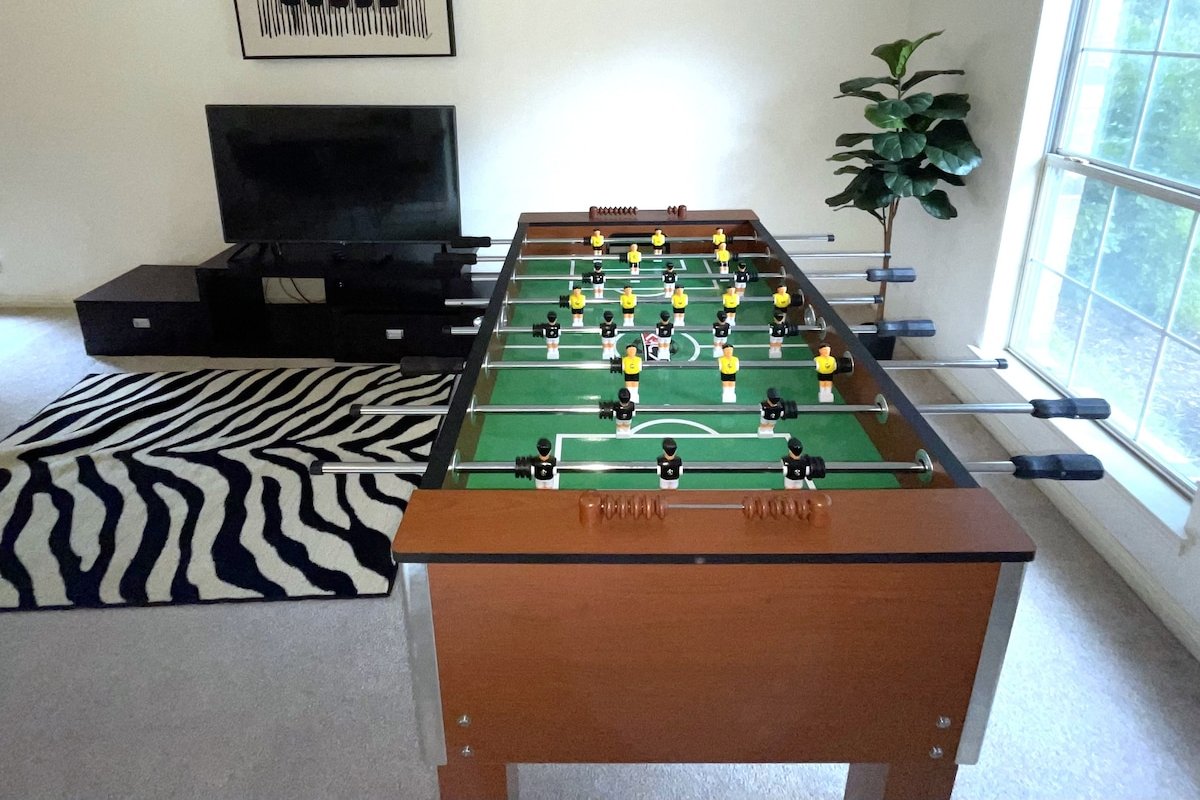 Luxe Ranch Vibe -5BR Pools Deck Fire Pit – 3200SF gallery image 4