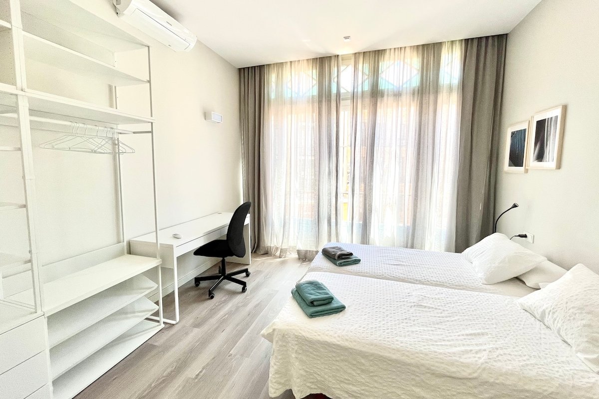 Just perfect for visiting. gallery image 5