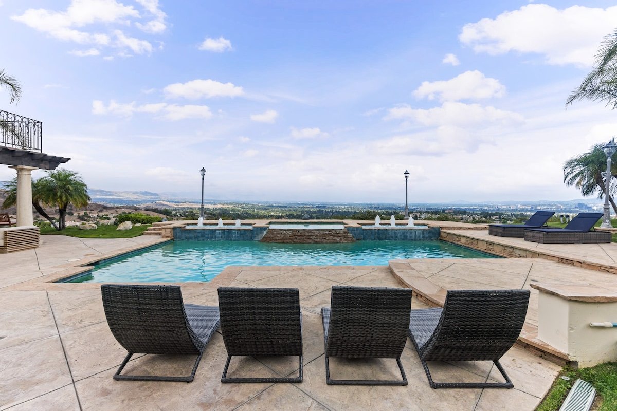 NEW – Private Panoramic Views Prime Location EV gallery image 3