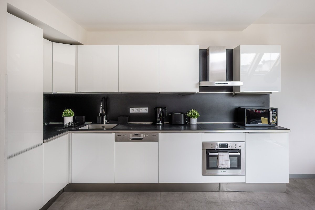 A/C Luxury Loft: Friends & Family Edition gallery image 4