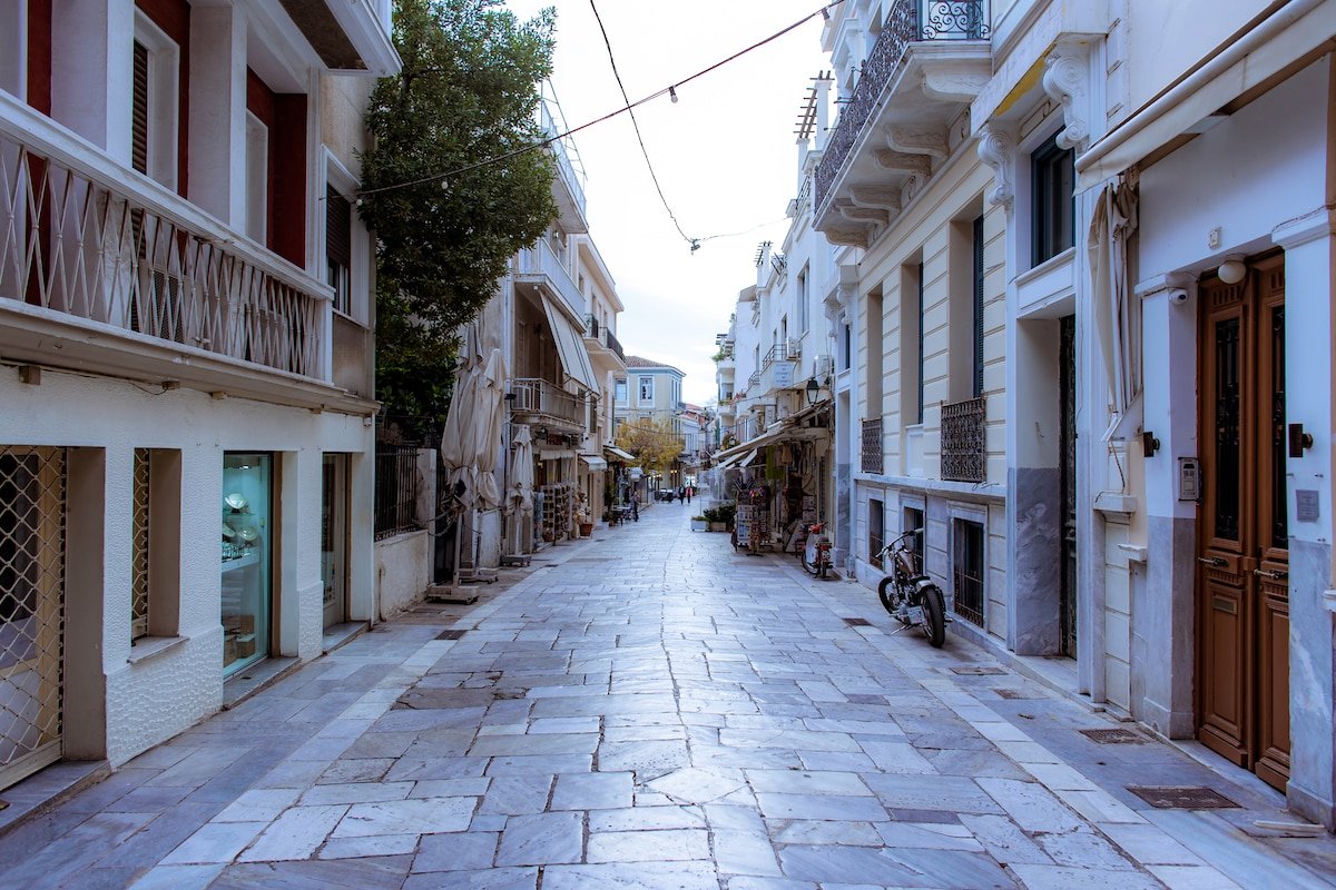 Plaka Apartment gallery image 2