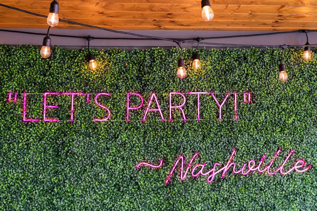 Lets Go Girls*Sleep 12+!*Broadway Ready*9 Beds! gallery image 5