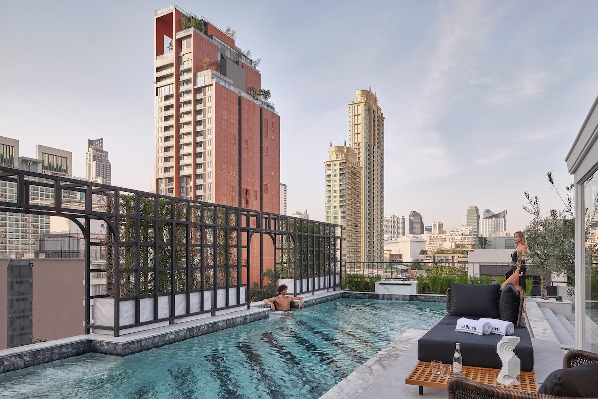 Designer 2BR Suite in downtown BKK | Sukhumvit 31 gallery image 4