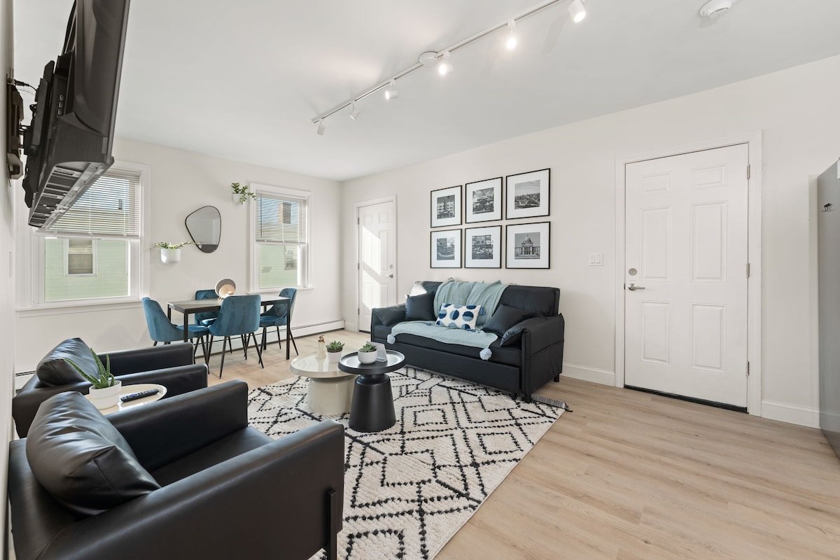 Fed Hill Retreat-Steps 2Downtown gallery image 3