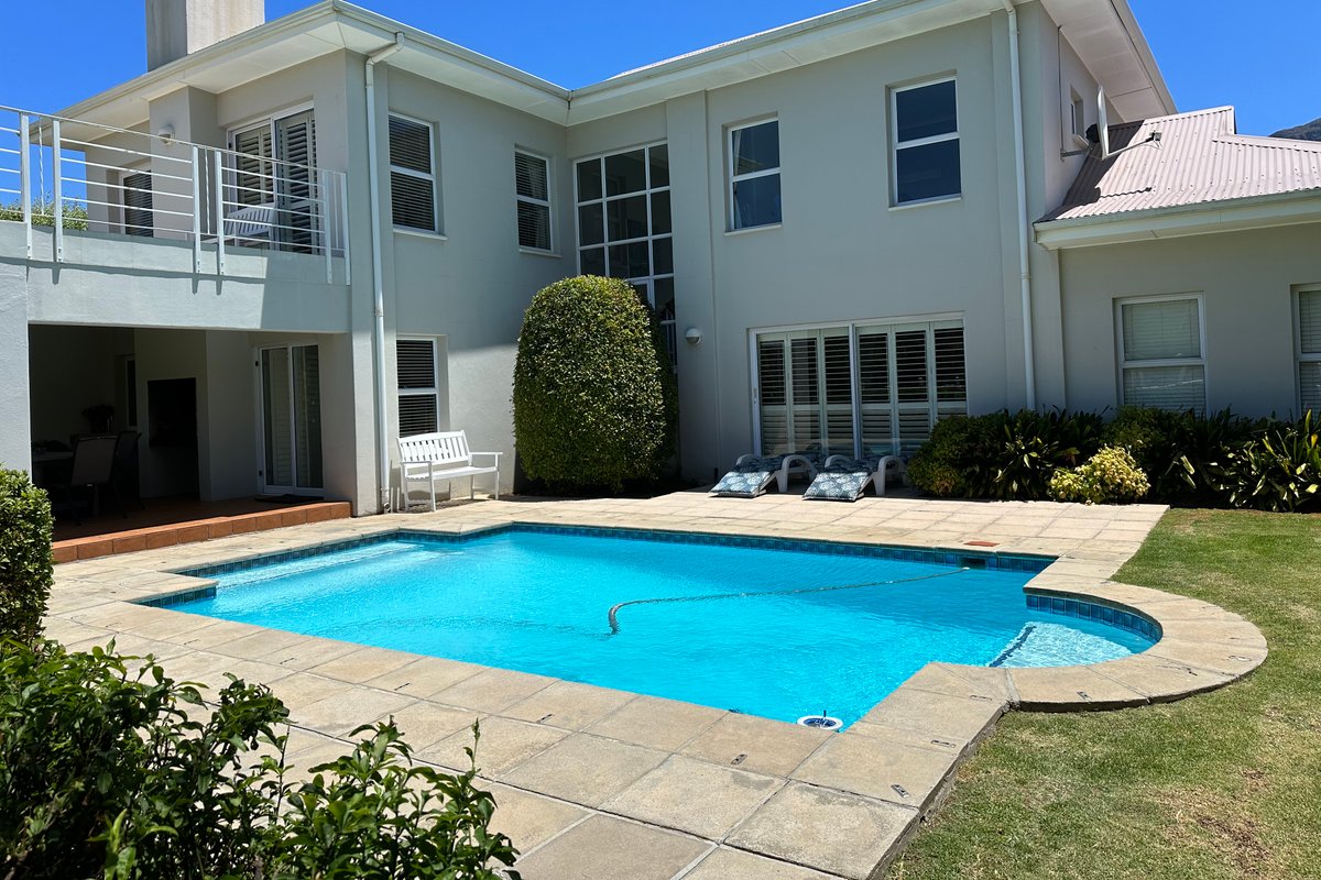 Dream Holiday on Erinvale Golf Estate in Cape Town