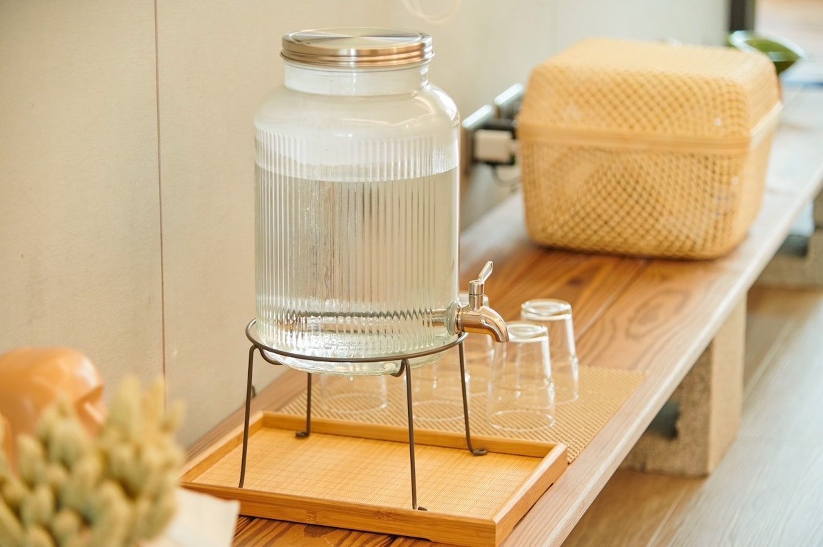 Lazy loft 6-8人房@西門徒步區/捷運6分鐘/電梯雙衛浴/附投影與寬敞陽台 gallery image 4