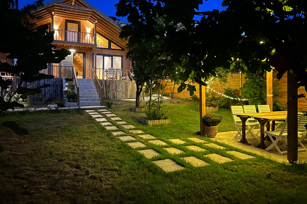 Stylish Bungalow Villa In City