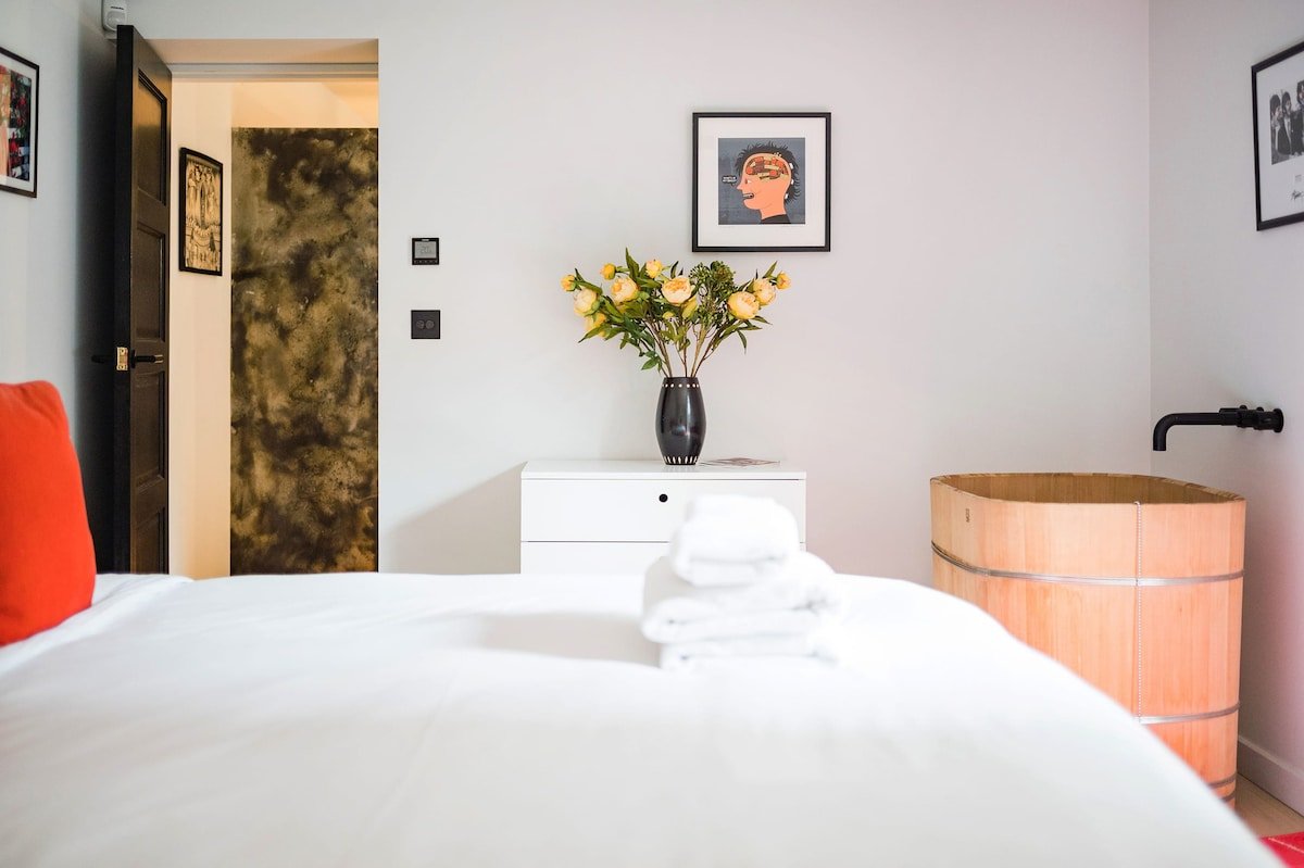 Notting Hill 2 Bed with Sauna – by Out of Office L gallery image 4